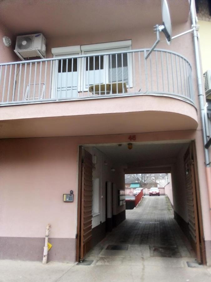 ハイデゥソボスローMajor Street Apartmanアパートメント エクステリア 写真